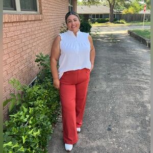 White short sleeve flowy top